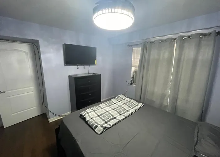 Granville Apartment *